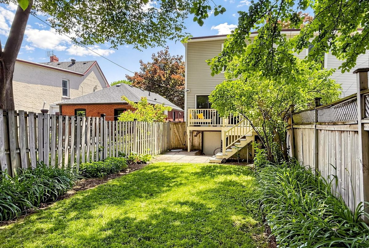 12 Richard Avenue 12 Richard Avenue Toronto E01
