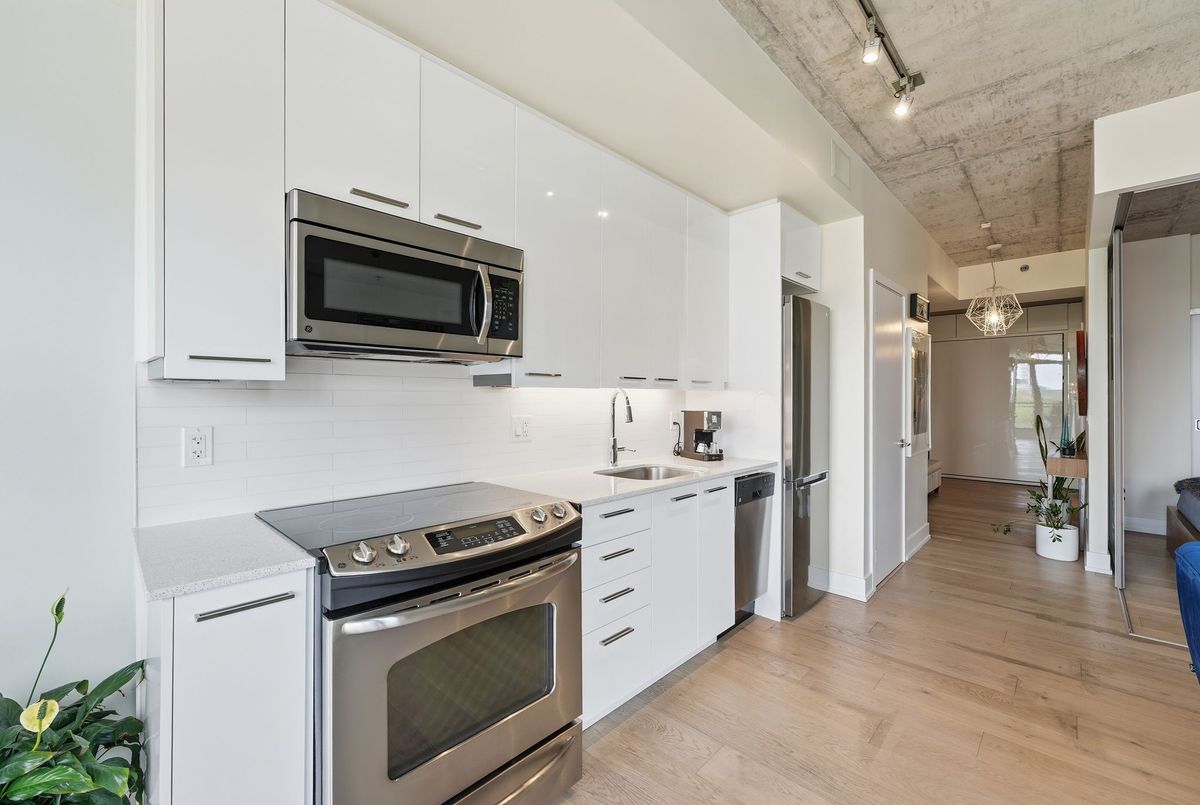 602-630 Queen Street E 602-630 Queen Street E Toronto E01