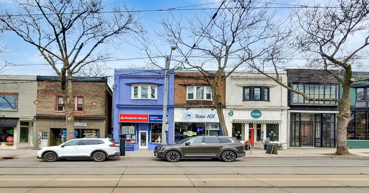 2184 Queen Street E Toronto E02