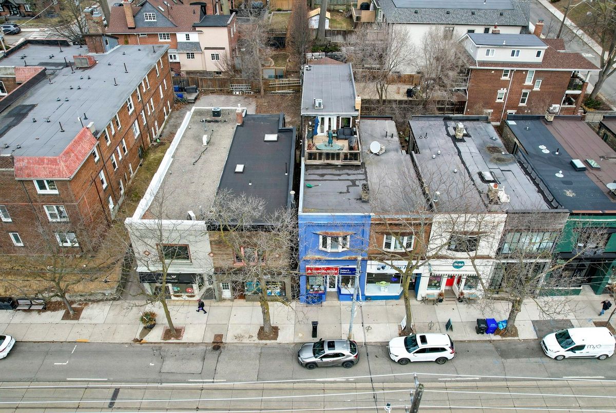 2184 Queen Street E 2184 Queen Street E Toronto E02
