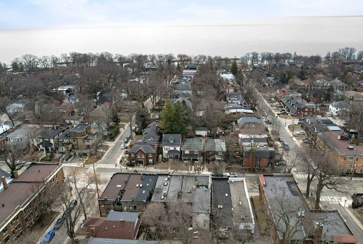 2184 Queen Street E 2184 Queen Street E Toronto E02