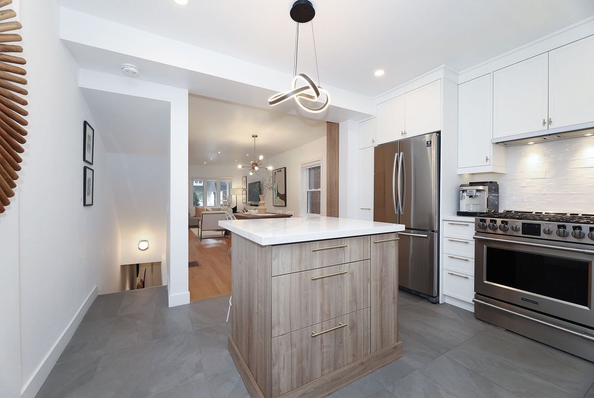 339 Scarborough Road 339 Scarborough Road Toronto E02