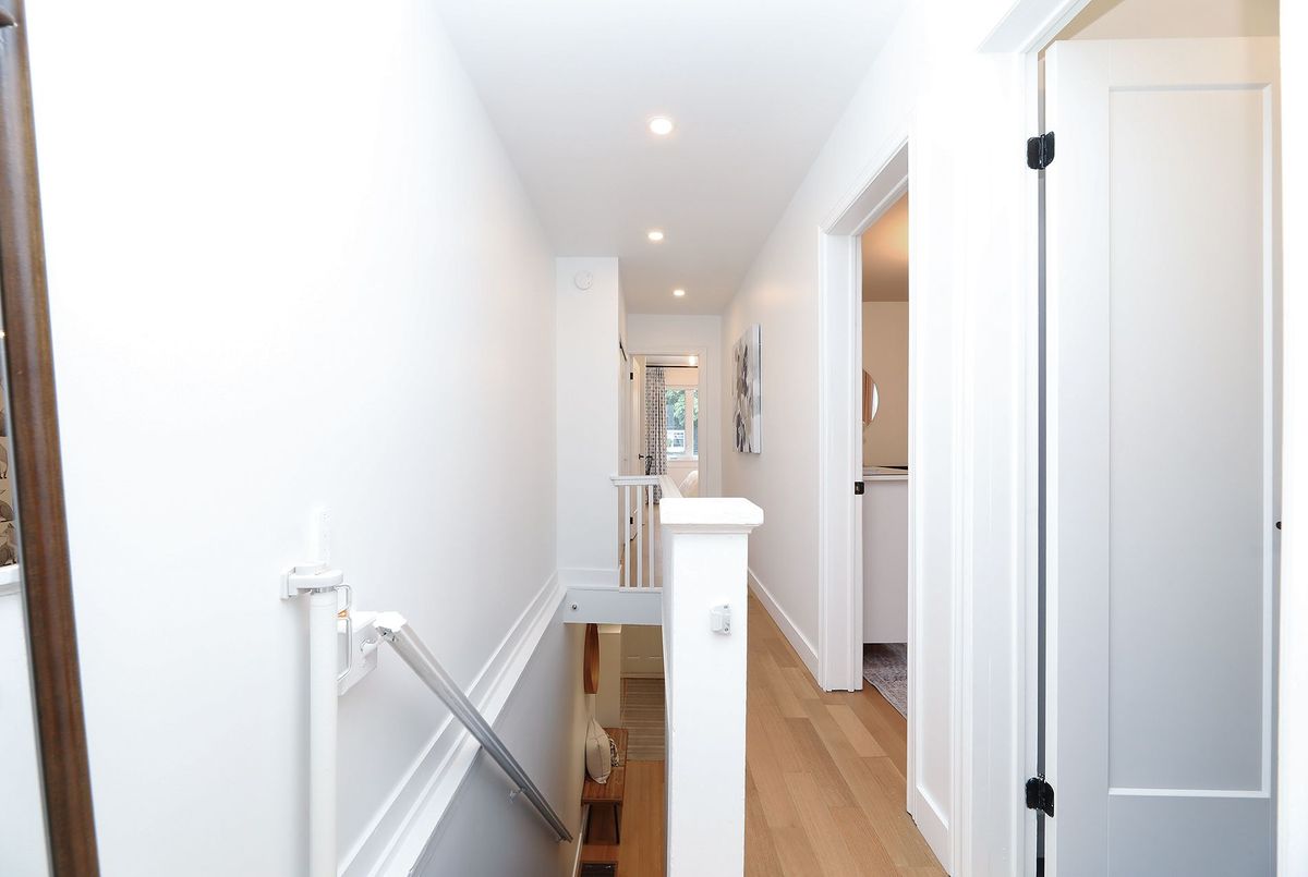 339 Scarborough Road 339 Scarborough Road Toronto E02