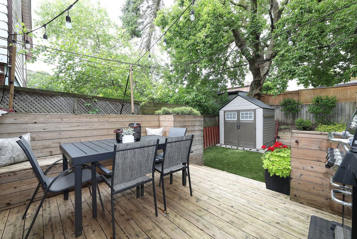 339 Scarborough Road 339 Scarborough Road Toronto E02