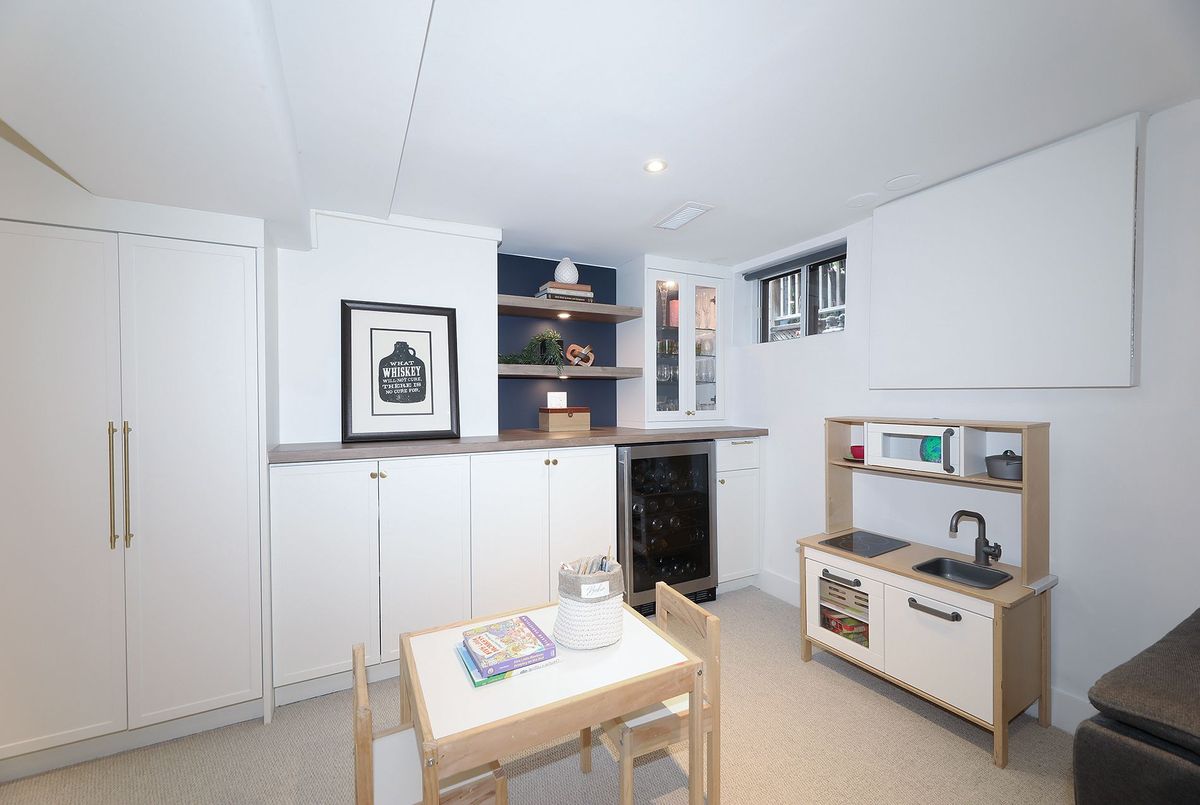 339 Scarborough Road 339 Scarborough Road Toronto E02