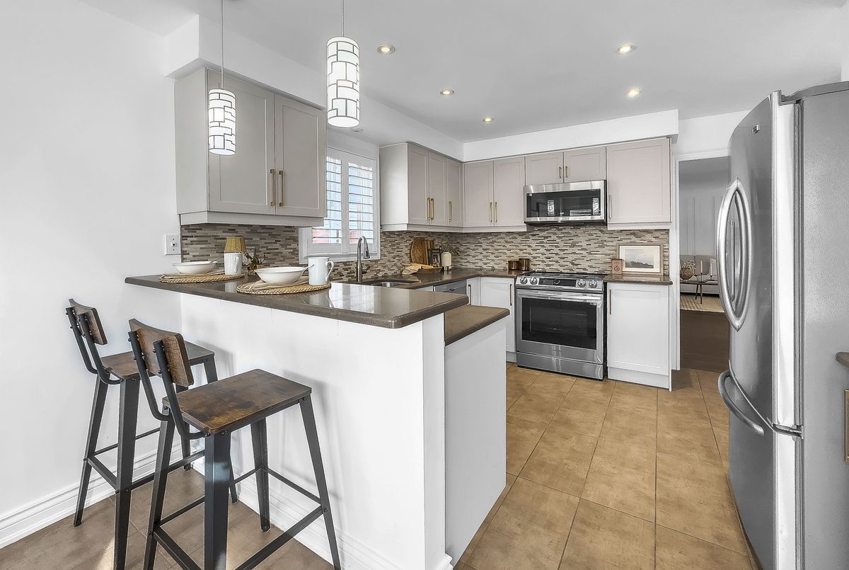 40 Southwell Avenue 40 Southwell Avenue Whitby