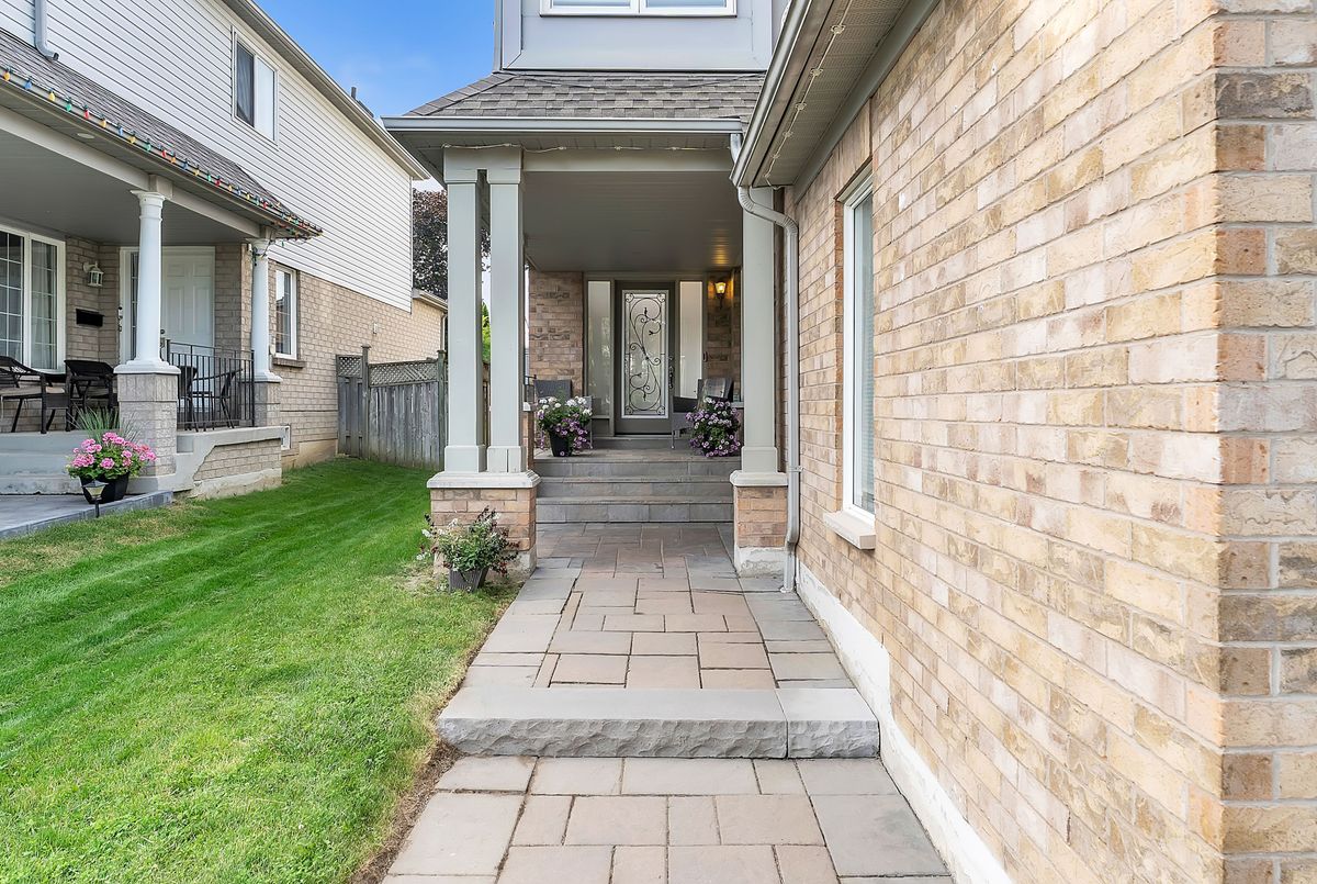 40 Southwell Avenue 40 Southwell Avenue Whitby