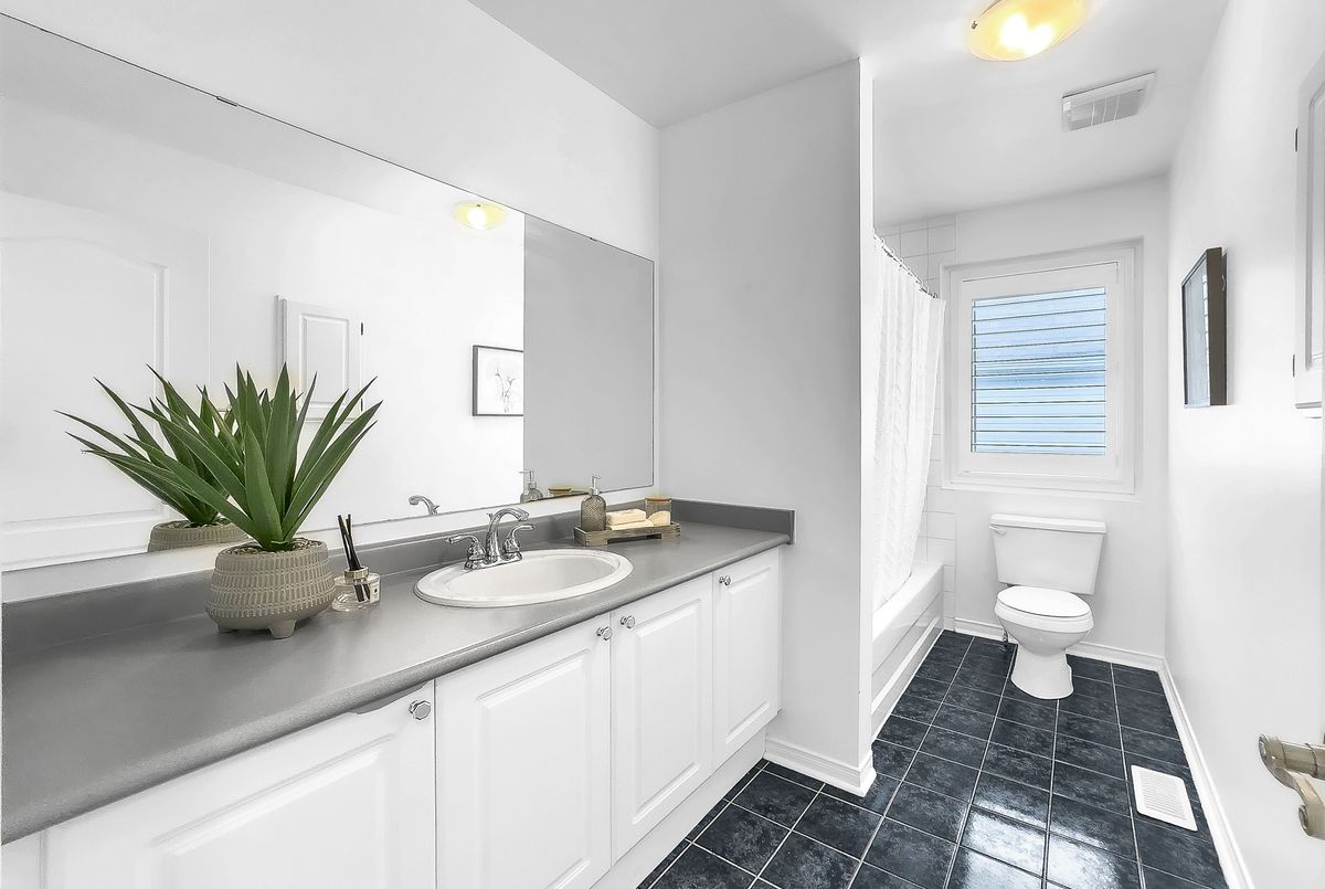 40 Southwell Avenue 40 Southwell Avenue Whitby