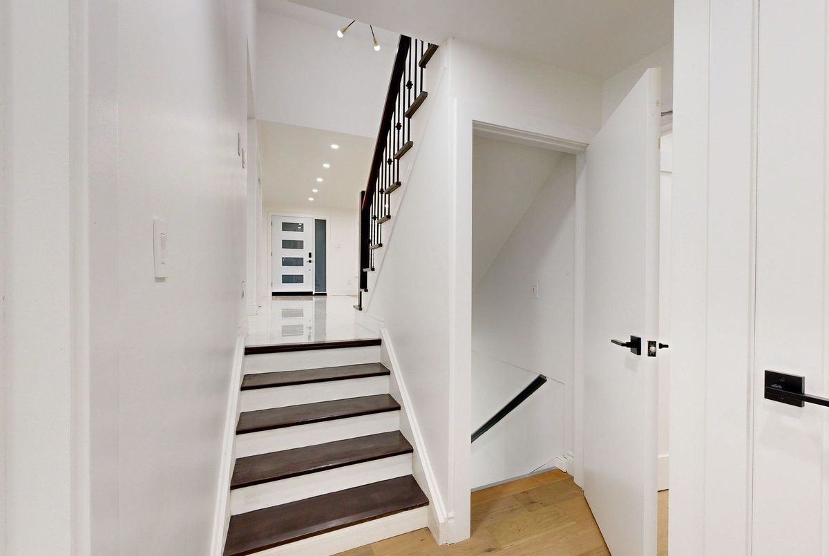 78 Agincourt Drive 78 Agincourt Drive Toronto E07