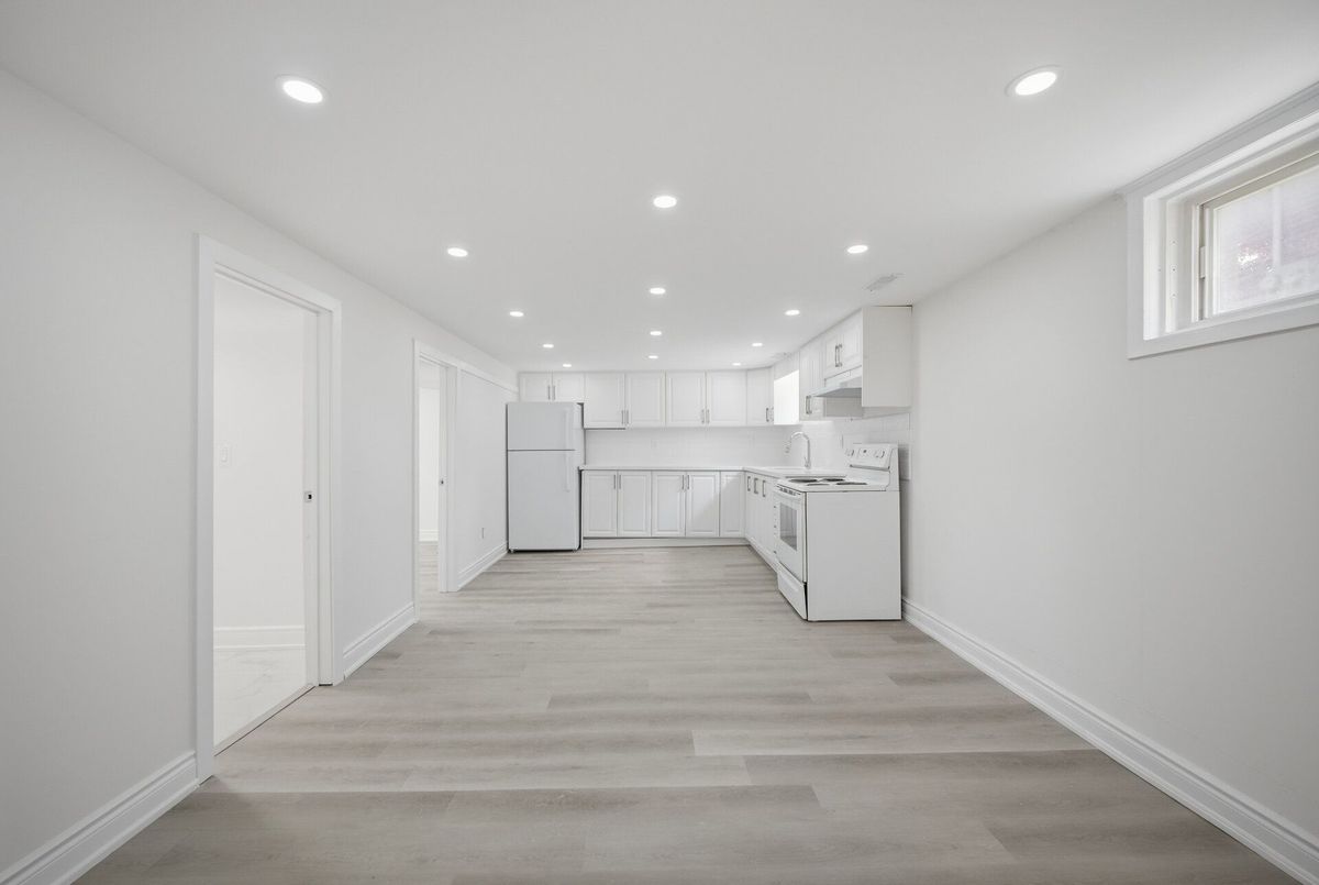 651 Olive Avenue 651 Olive Avenue Oshawa