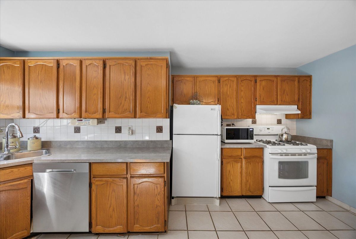 69 Alton Avenue 69 Alton Avenue Toronto E01