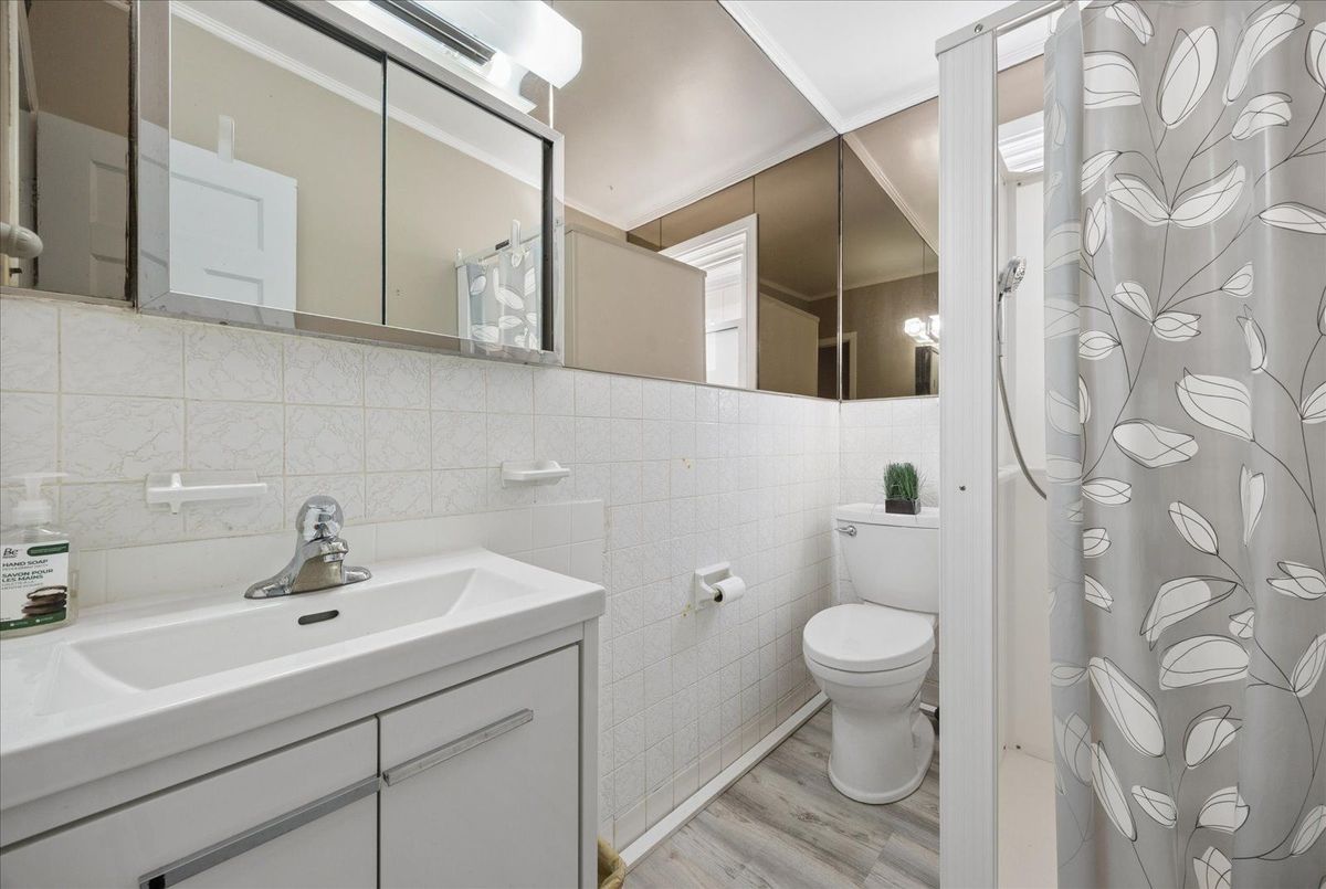 69 Alton Avenue 69 Alton Avenue Toronto E01