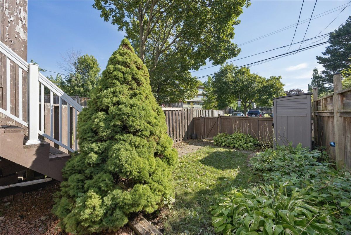 69 Alton Avenue 69 Alton Avenue Toronto E01