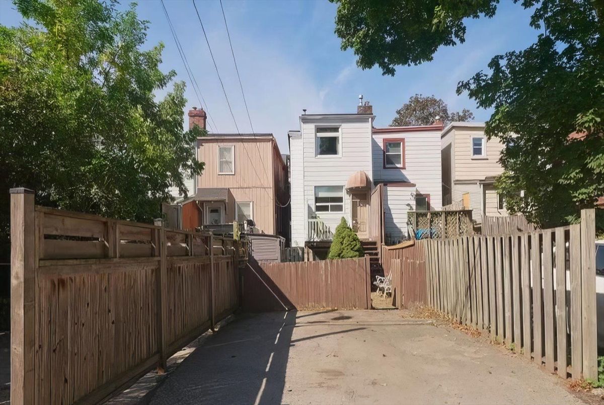 69 Alton Avenue 69 Alton Avenue Toronto E01