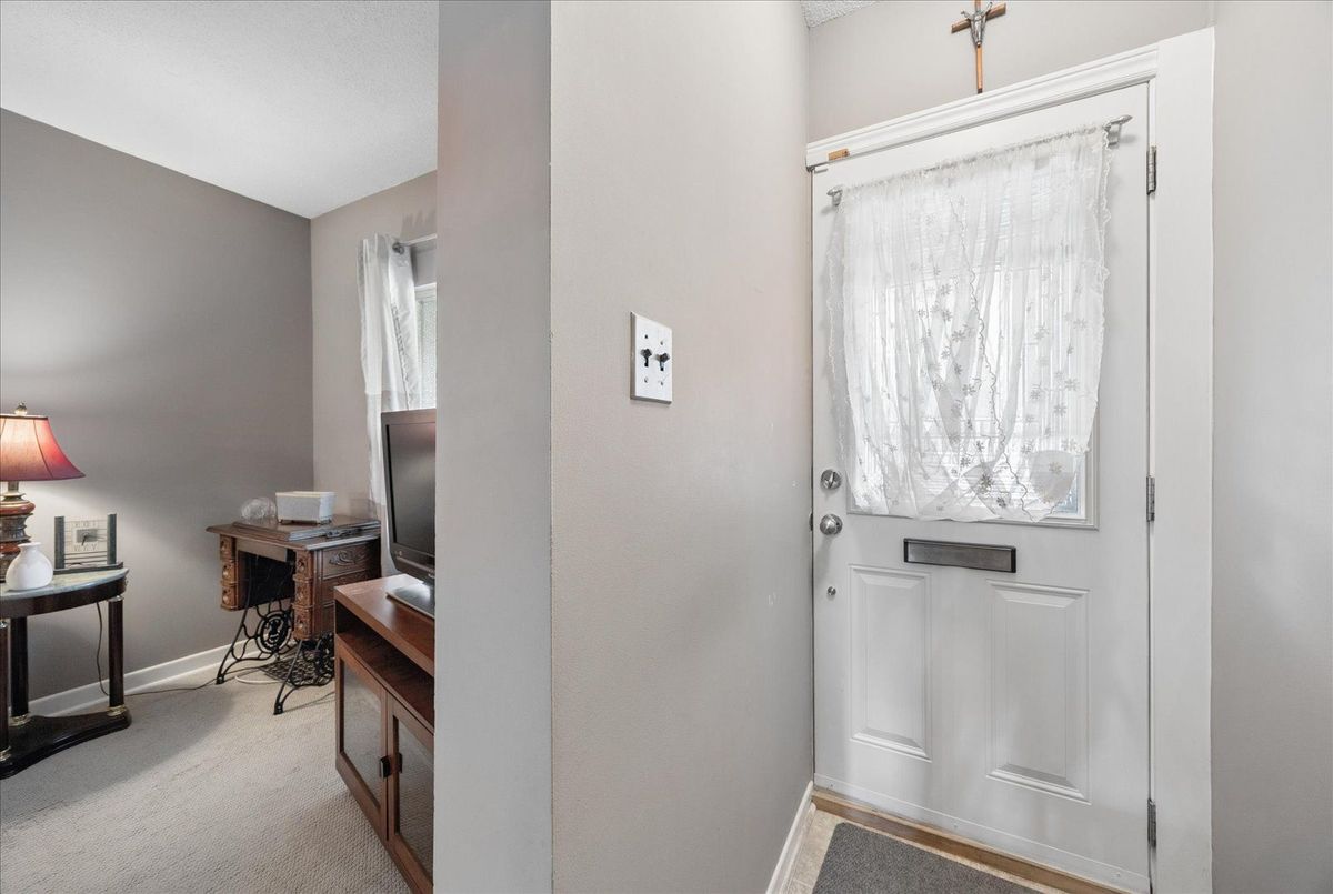 69 Alton Avenue 69 Alton Avenue Toronto E01