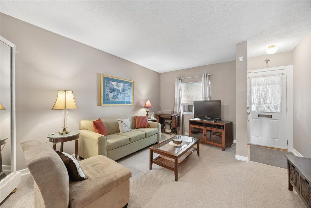 69 Alton Avenue 69 Alton Avenue Toronto E01