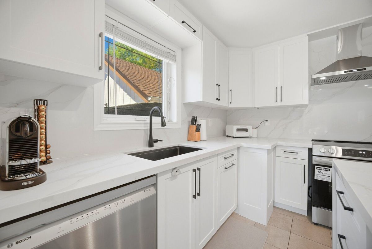 18 Adanac Drive 18 Adanac Drive Toronto E08