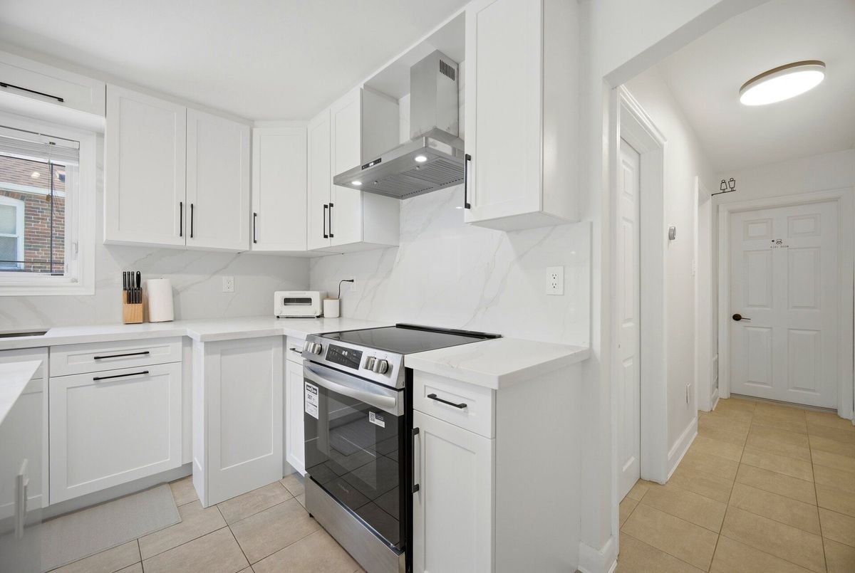 18 Adanac Drive 18 Adanac Drive Toronto E08