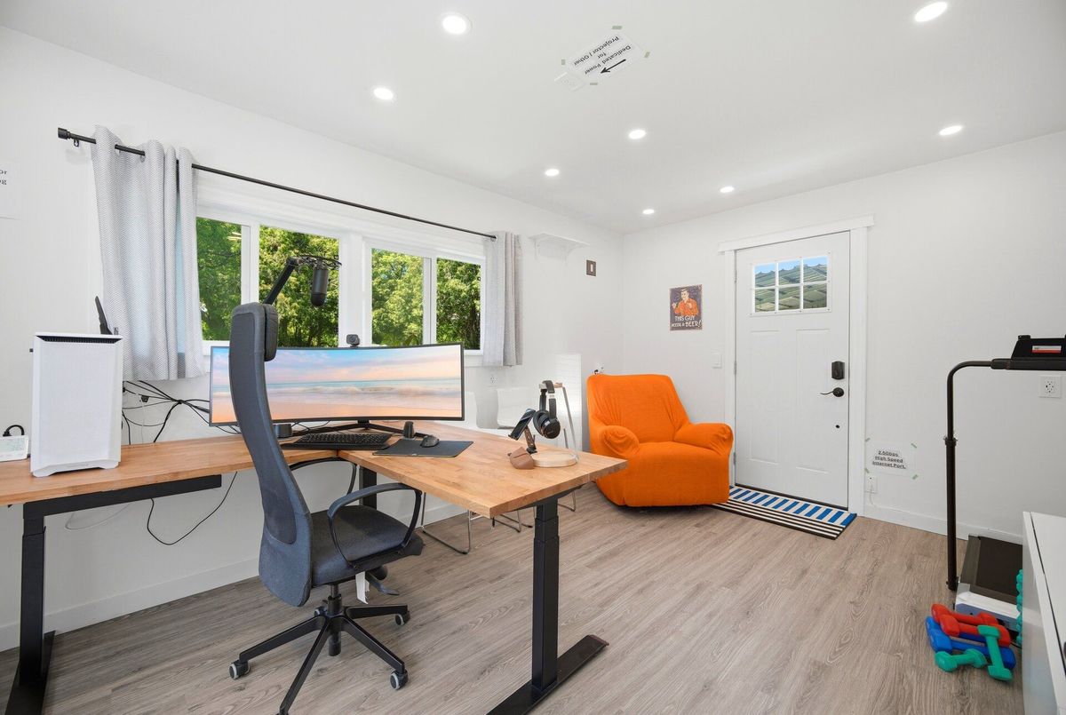 18 Adanac Drive 18 Adanac Drive Toronto E08