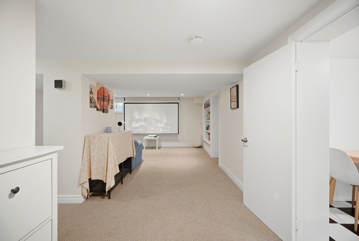 18 Adanac Drive 18 Adanac Drive Toronto E08