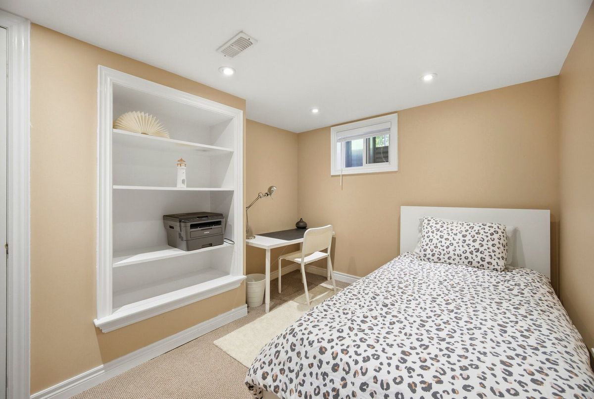 18 Adanac Drive 18 Adanac Drive Toronto E08