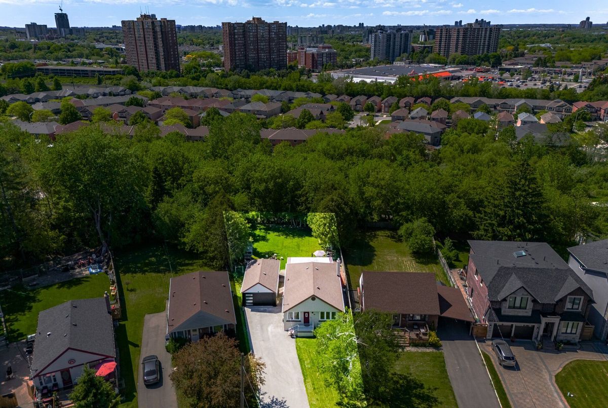 18 Adanac Drive 18 Adanac Drive Toronto E08