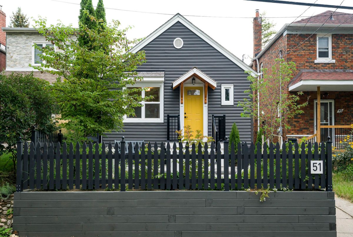 51 Queensbury Avenue 51 Queensbury Avenue Toronto E06