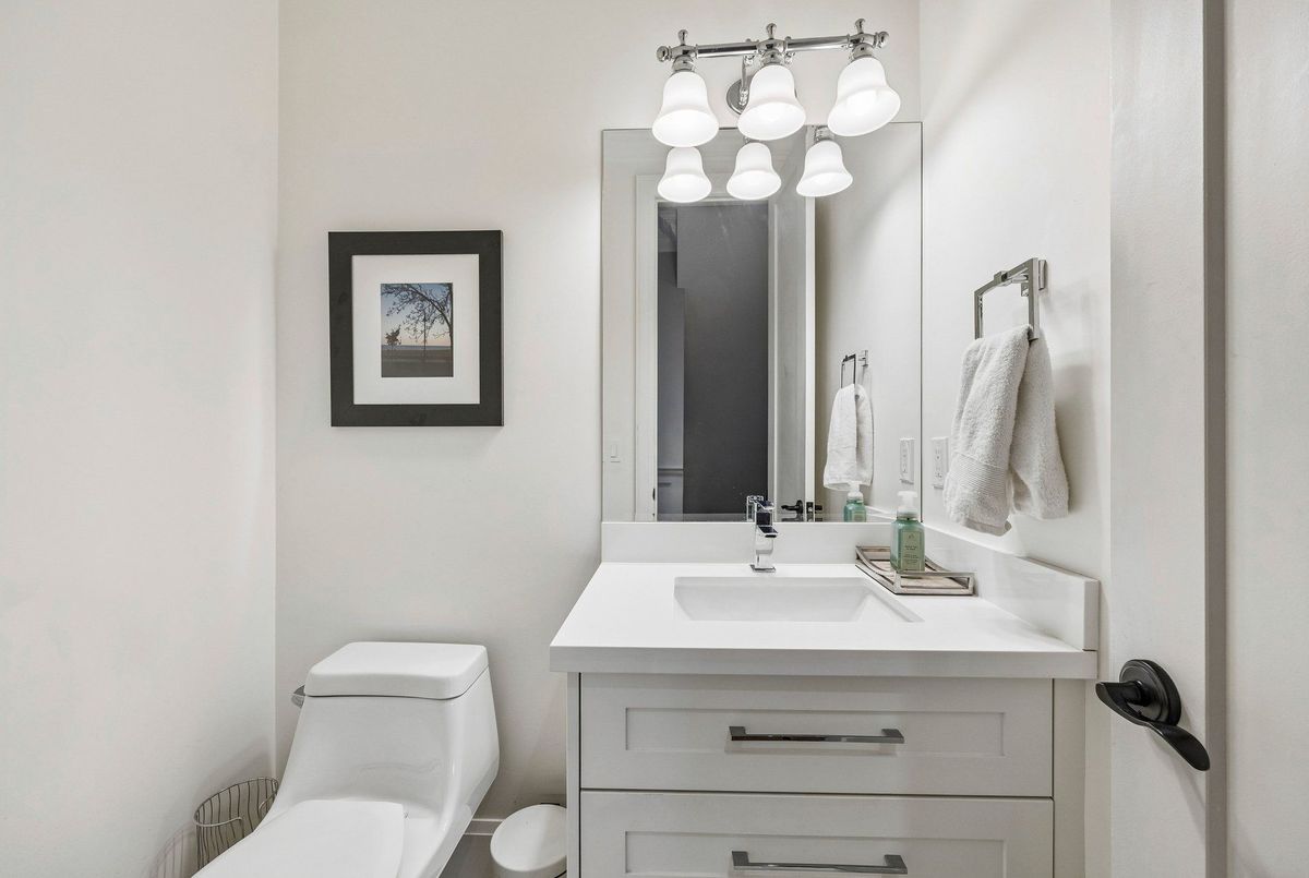 35 Neilson Avenue 35 Neilson Avenue Toronto E08