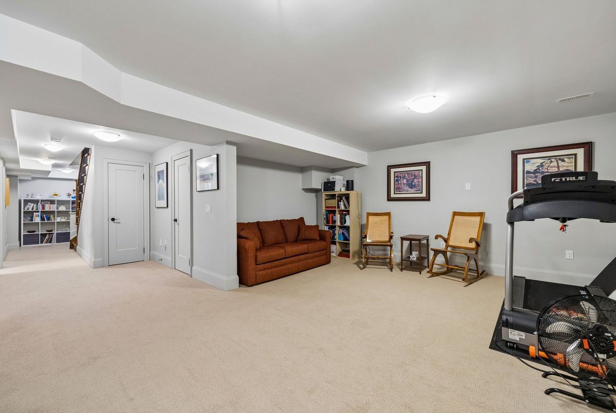 35 Neilson Avenue 35 Neilson Avenue Toronto E08