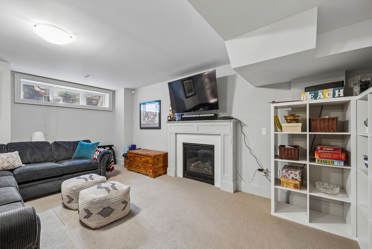 35 Neilson Avenue 35 Neilson Avenue Toronto E08