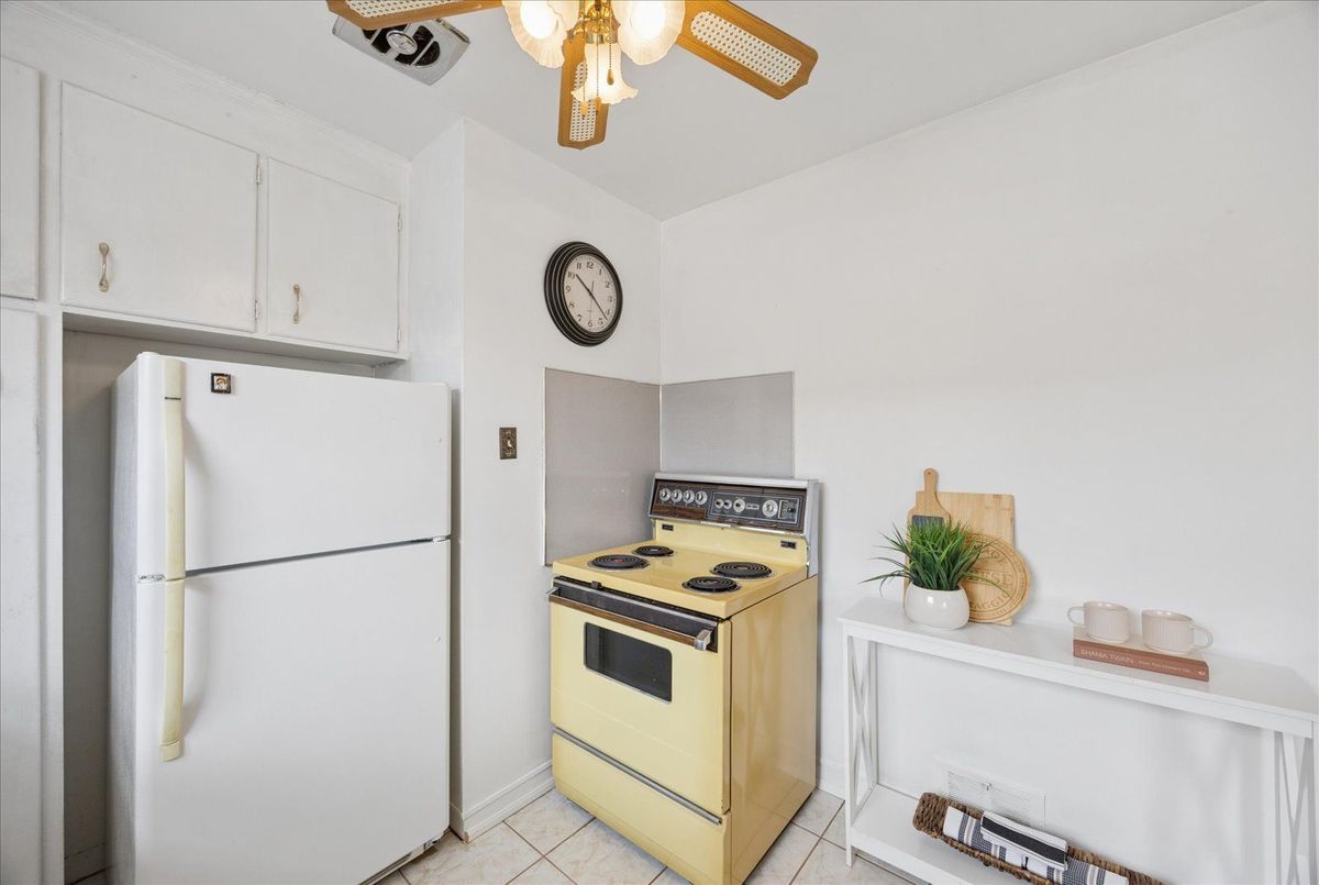 102 Cleta Drive 102 Cleta Drive Toronto E04