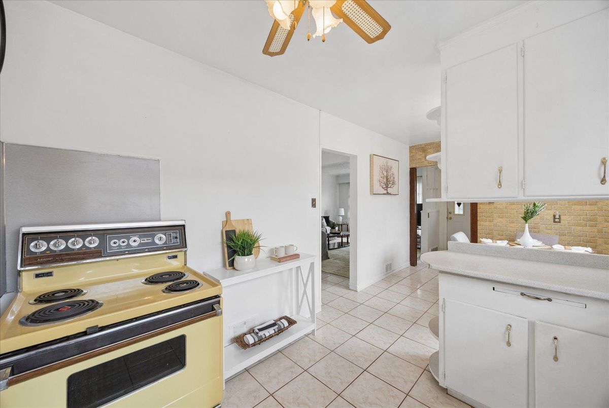 102 Cleta Drive 102 Cleta Drive Toronto E04