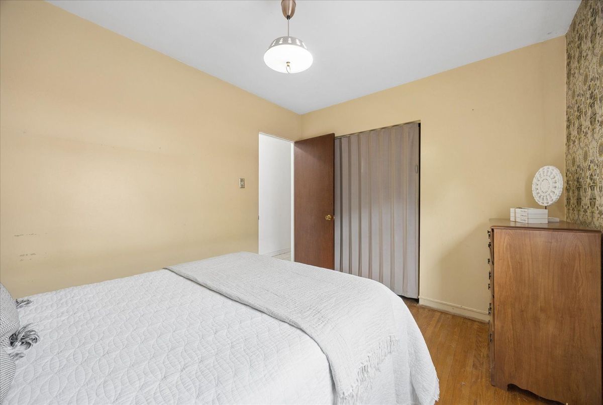 102 Cleta Drive 102 Cleta Drive Toronto E04