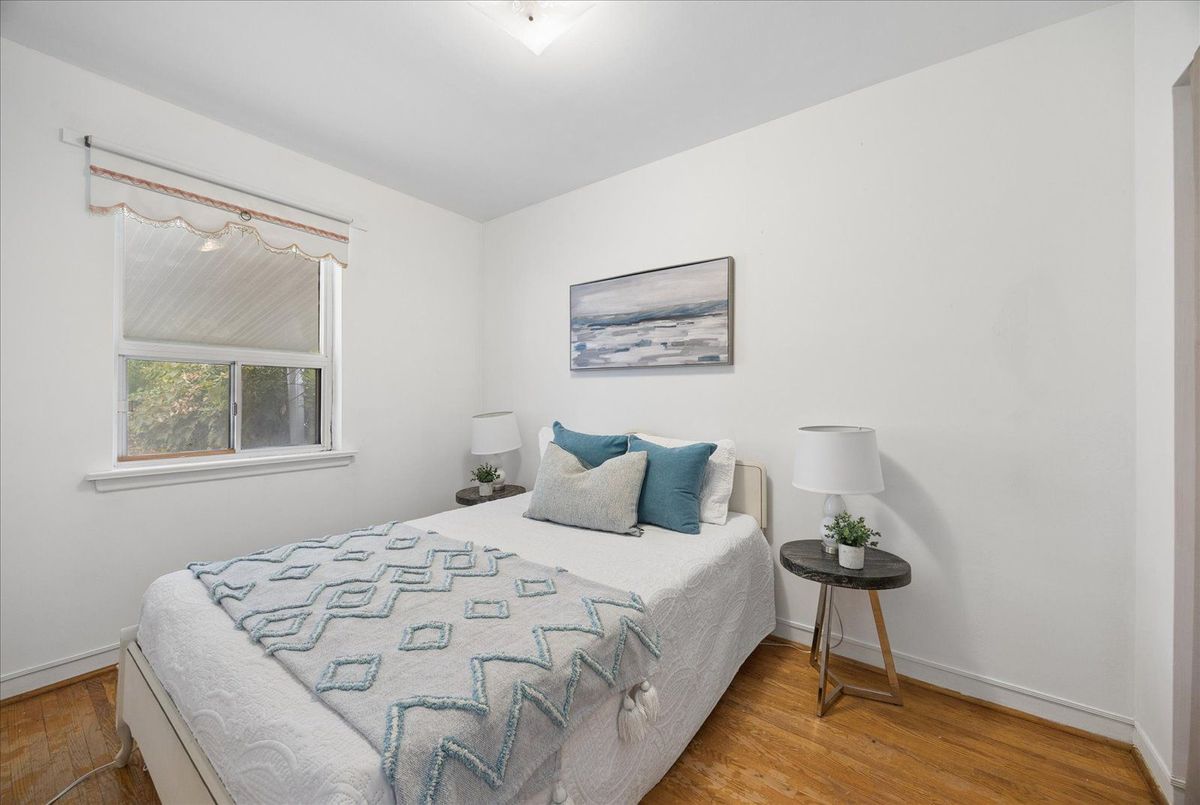 102 Cleta Drive 102 Cleta Drive Toronto E04