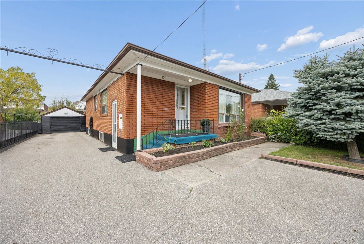 102 Cleta Drive 102 Cleta Drive Toronto E04