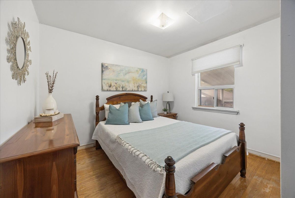 102 Cleta Drive 102 Cleta Drive Toronto E04