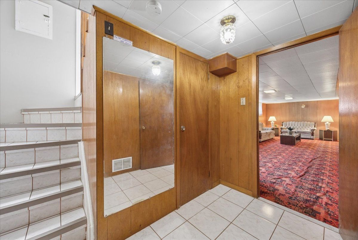 102 Cleta Drive 102 Cleta Drive Toronto E04