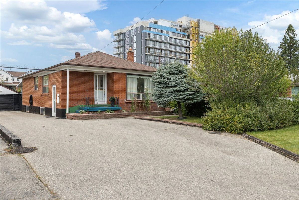 102 Cleta Drive 102 Cleta Drive Toronto E04