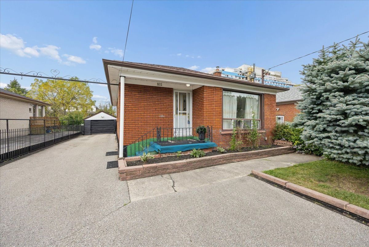 102 Cleta Drive 102 Cleta Drive Toronto E04