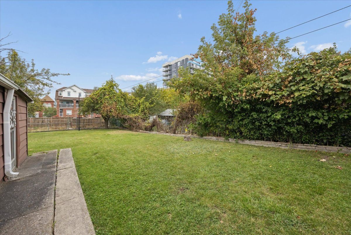102 Cleta Drive 102 Cleta Drive Toronto E04