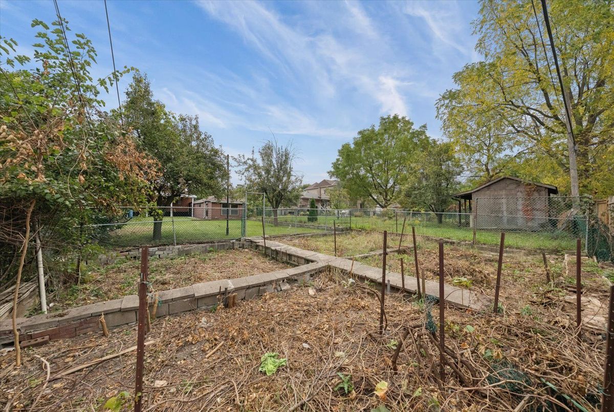 102 Cleta Drive 102 Cleta Drive Toronto E04