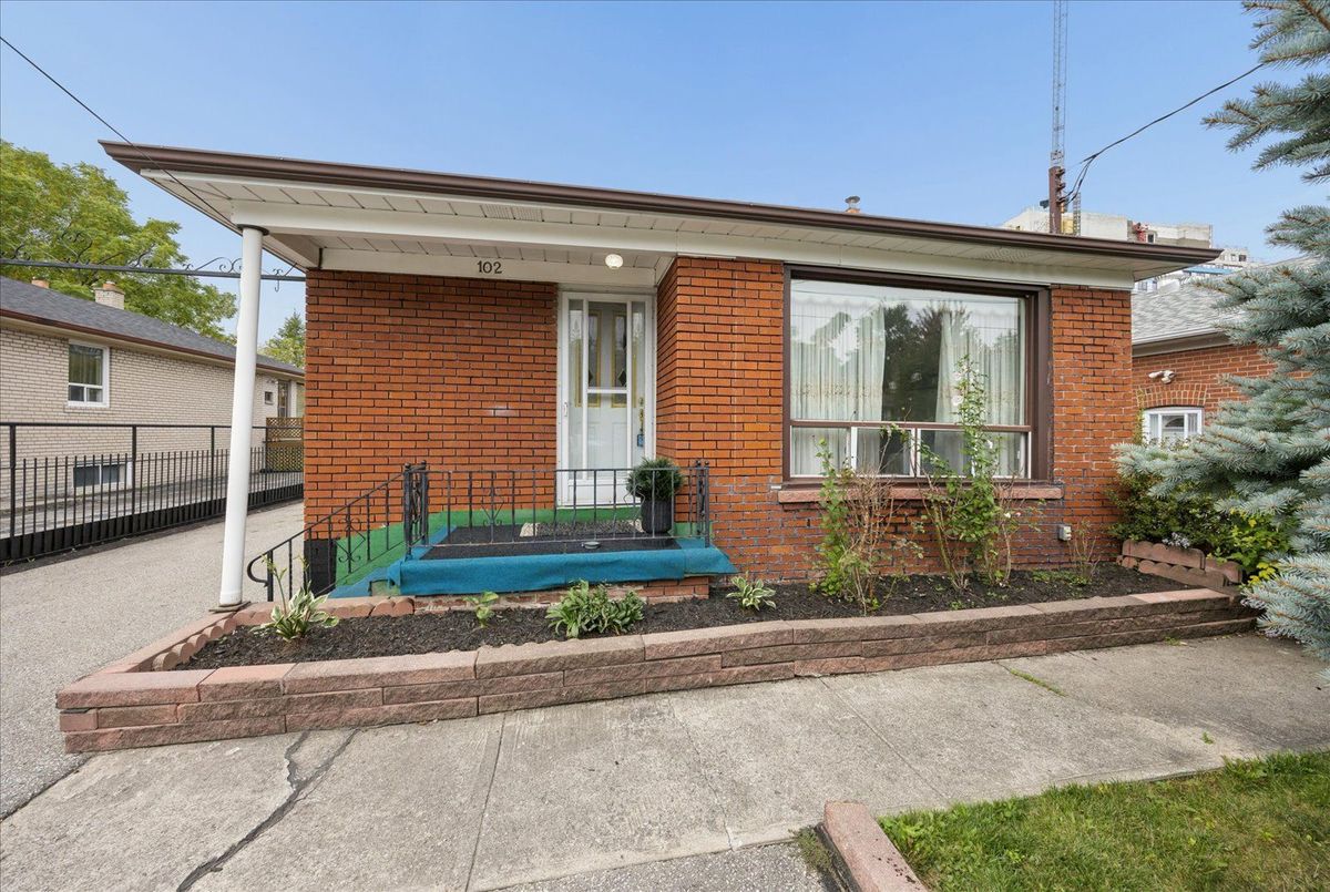 102 Cleta Drive 102 Cleta Drive Toronto E04