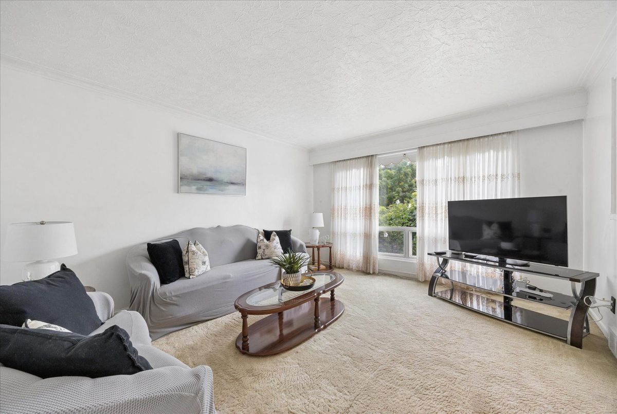 102 Cleta Drive 102 Cleta Drive Toronto E04