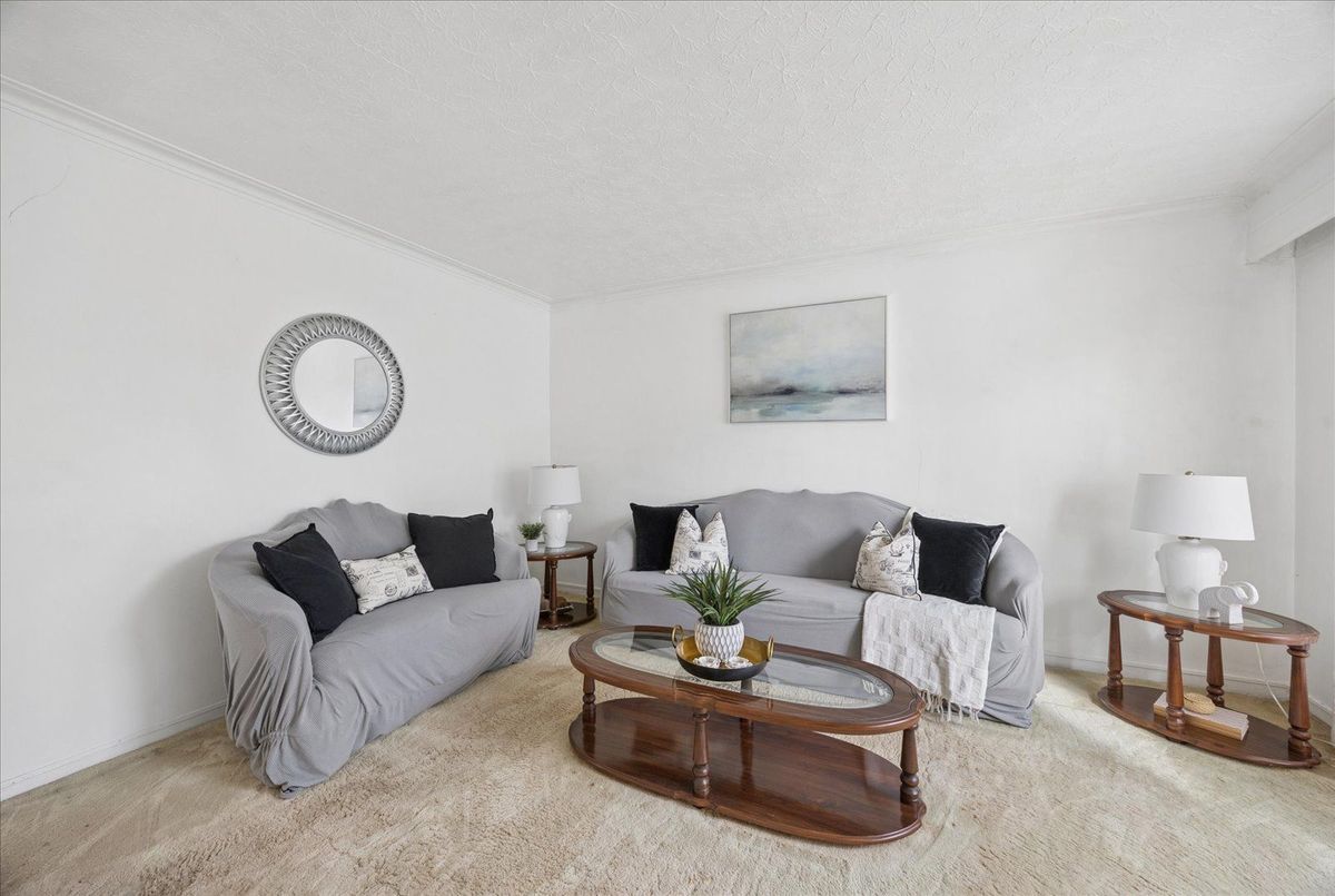 102 Cleta Drive 102 Cleta Drive Toronto E04