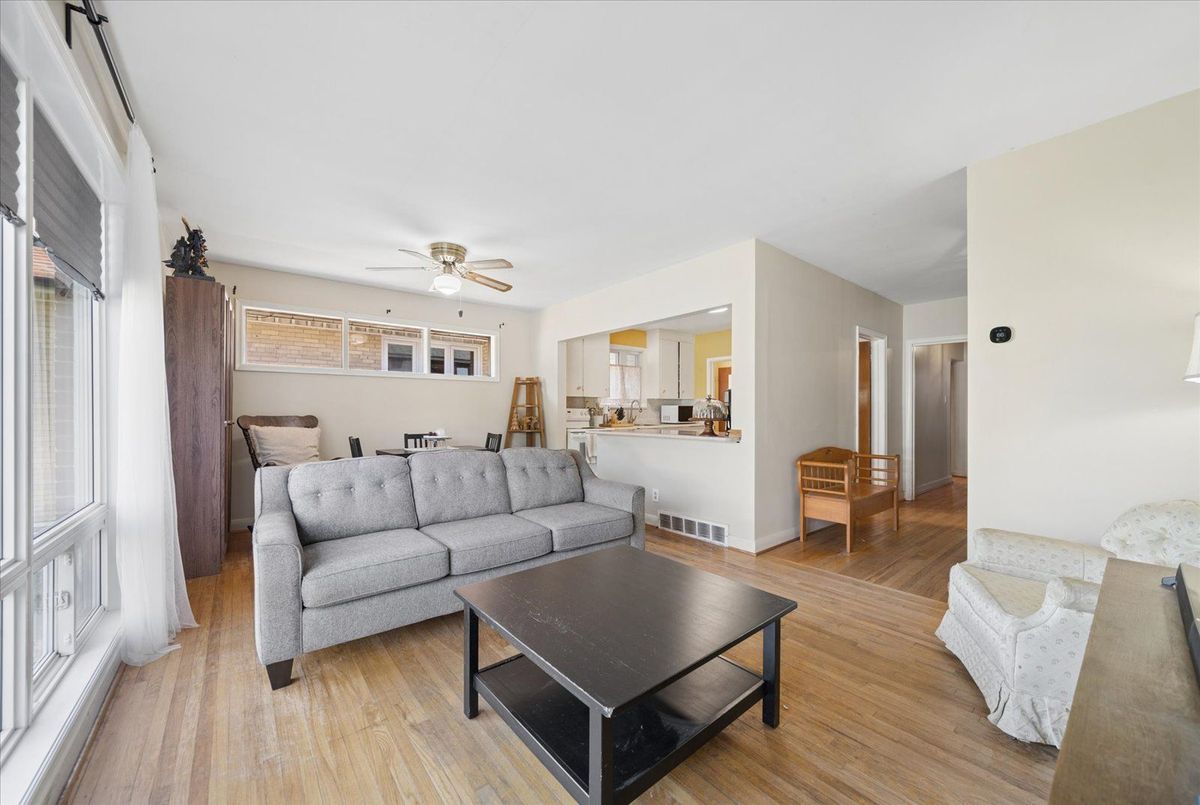 73 Deerfield Road 73 Deerfield Road Toronto E09