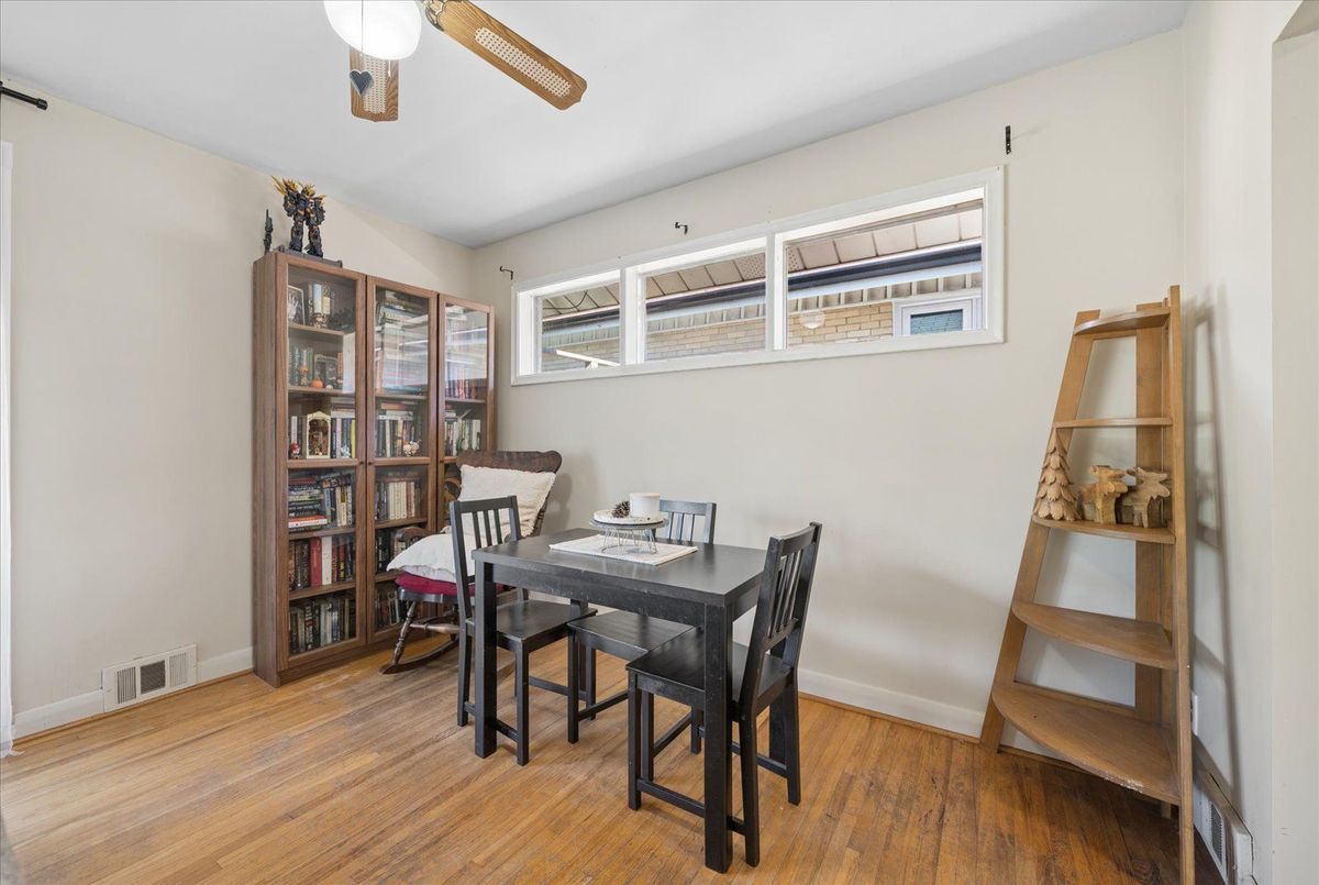 73 Deerfield Road 73 Deerfield Road Toronto E09