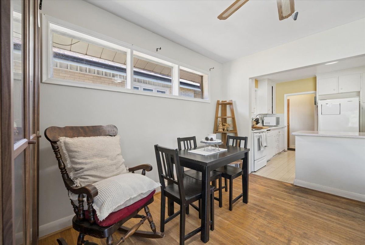 73 Deerfield Road 73 Deerfield Road Toronto E09