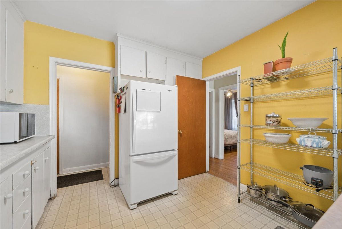 73 Deerfield Road 73 Deerfield Road Toronto E09