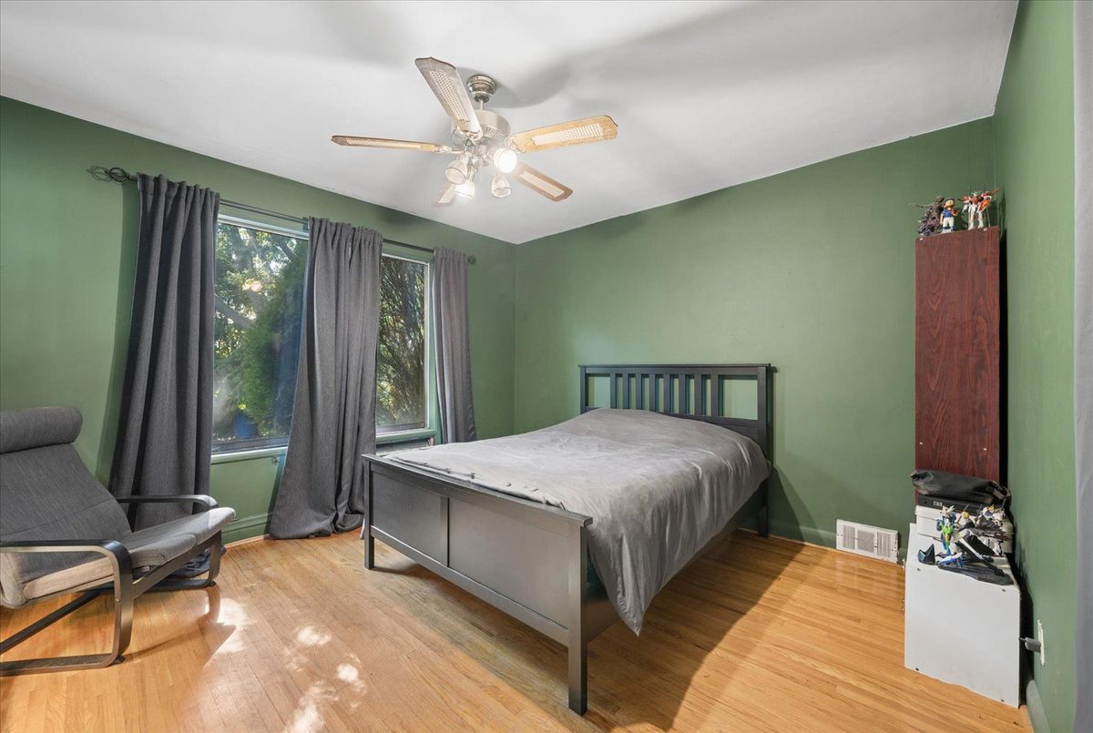 73 Deerfield Road 73 Deerfield Road Toronto E09