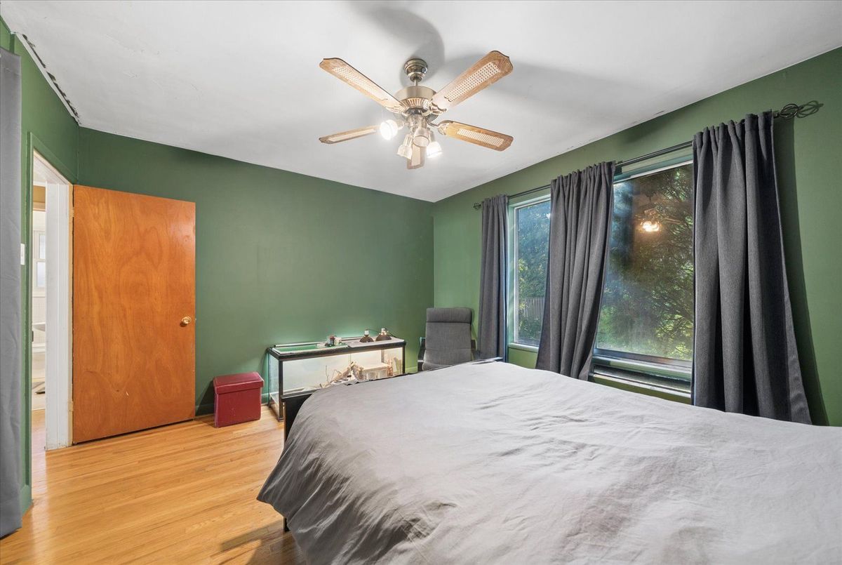 73 Deerfield Road 73 Deerfield Road Toronto E09